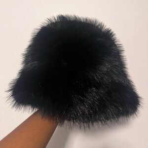 Faux fur bucket hat